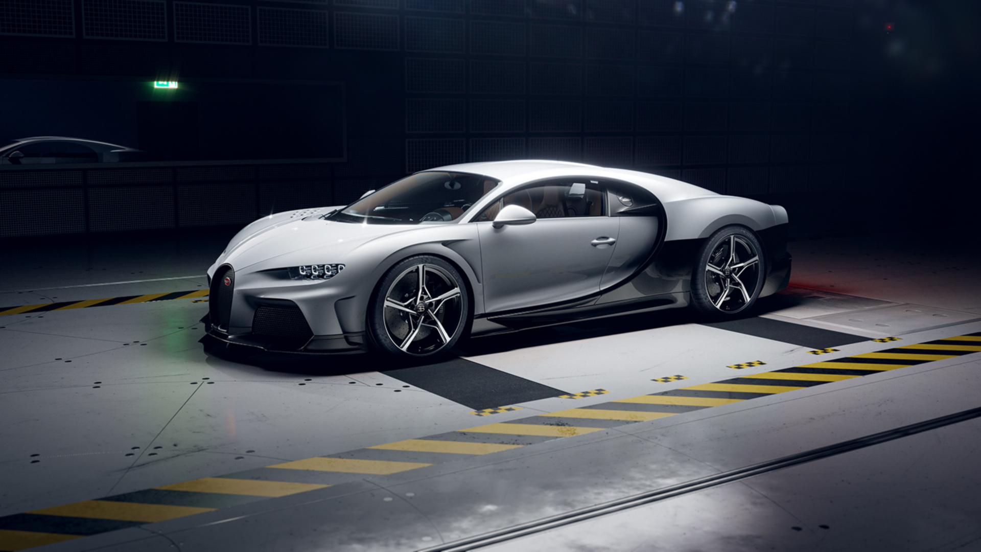 SMALL_01_02_bugatti_chiron_super_sport_windtunnel_front_tipped_up